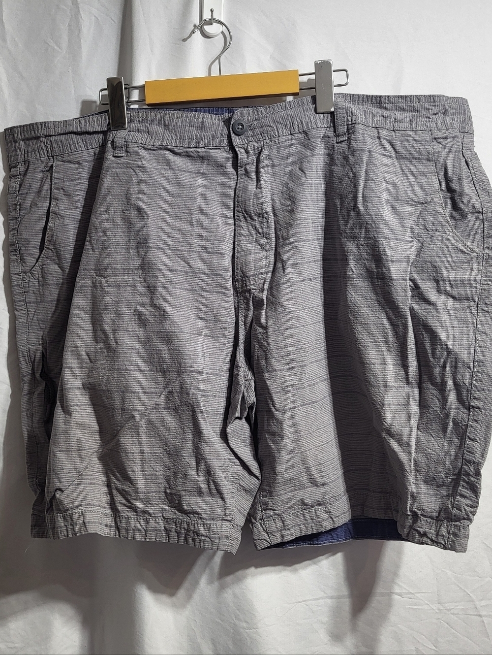 Mountain Bridge Men's Casual Flat-Front Shorts in Gray, Size 46